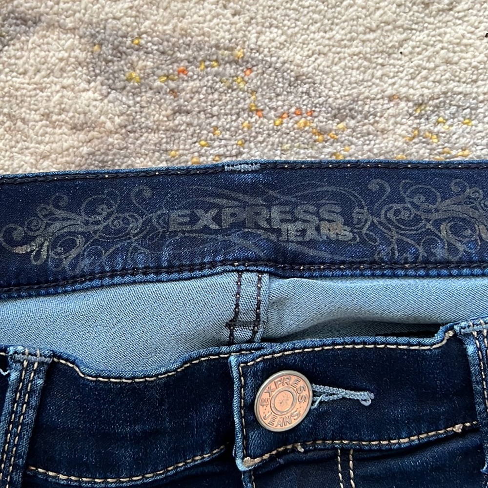 Express barely boot - Picture 2 of 3